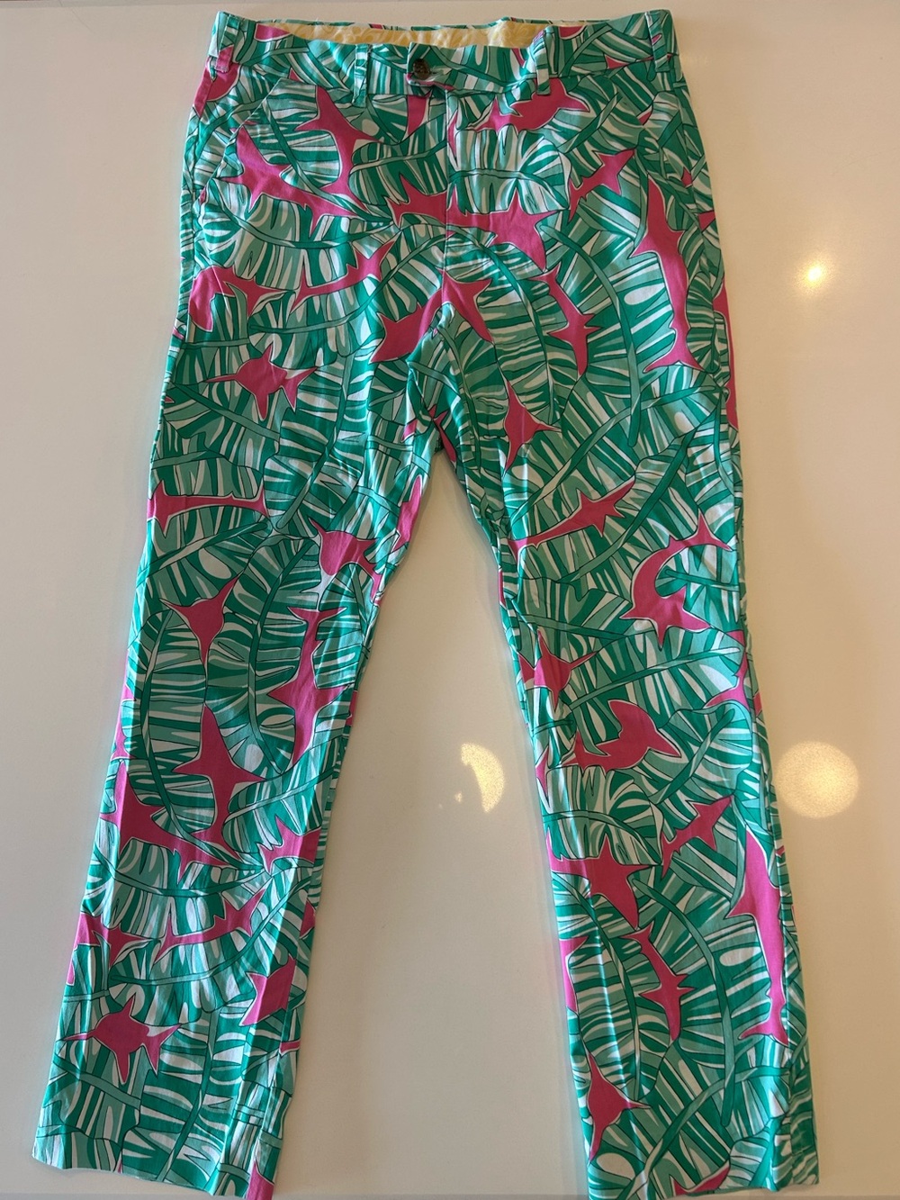 Men’s LOUDMOUTH Heritage Golf Pant in Pink Sharks, EUC, size 34x32